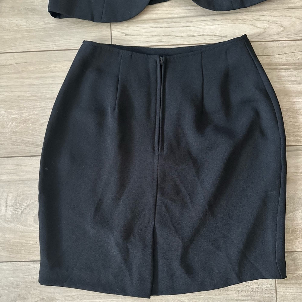 Women’s skirt and jacket set - Picture 8 of 12